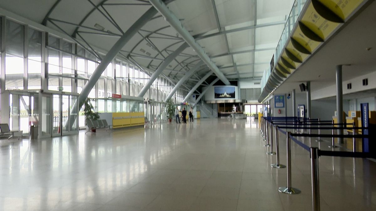 Pomalý restart menších letišť. Kvůli koronaviru přišla o desítky milionů korun